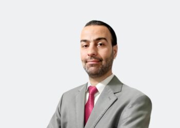 قرار حول الأستاذ زين أسعد