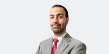 قرار حول الأستاذ زين أسعد