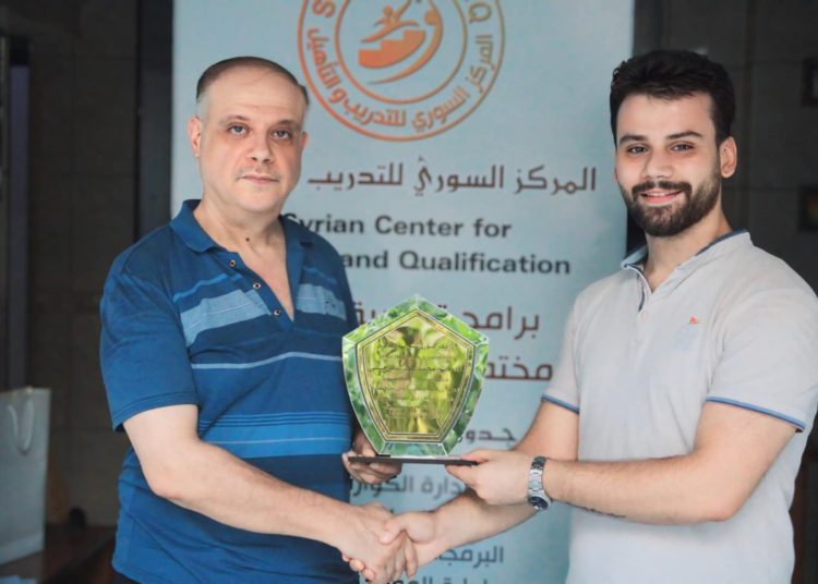 تخريج وتوزيع الشهادات لمتدربي المشروع الوطني التشجيعي للتنمية البشرية