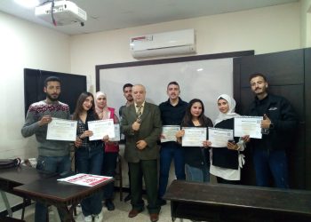 مجموعة طلاب دبلوم ادارة الموارد البشرية – مع الدكتور محمد سعد الدين بنشي