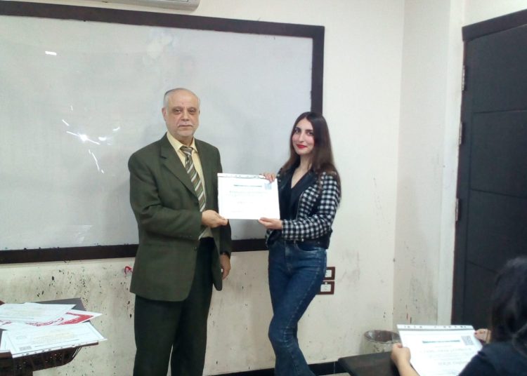 مجموعة طلاب دبلوم ادارة الموارد البشرية – مع الدكتور محمد سعد الدين بنشي